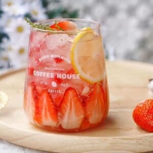Iced strawberry sparkling water Regina